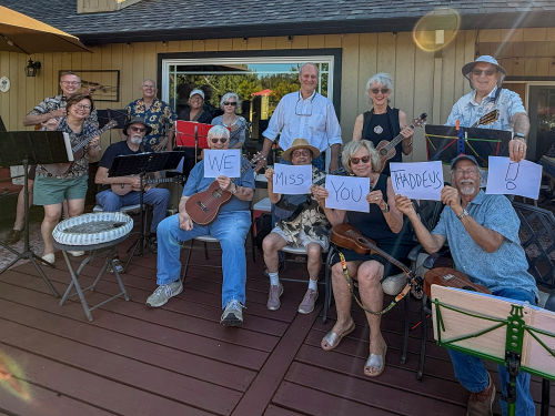 The Healdsburg Ukulele Club had a summer party.  Thaddeus suffered a fall just before.